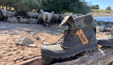 Hochwertige Wanderschuhe von Michael Stevens, ideal für Outdoor-Aktivitäten und Trekking in der Natur. Perfekt für Wanderer, die Komfort und Funktionalität suchen.