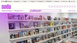 Store mit Magazinen, Zeitschriften und Bücher.