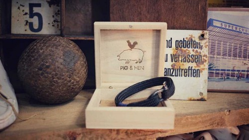 Pig & Hen Armband_1