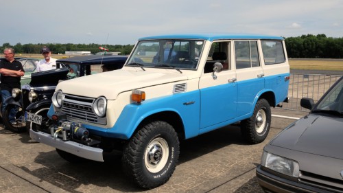 toyota-landcruiser